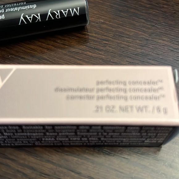 Deep Beige Mary Kay Perfecting Concealer .21 oz. - Picture 5 of 7